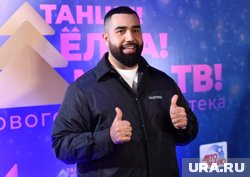 Первое выступление Jah Khalib было запланировано на 10 июля