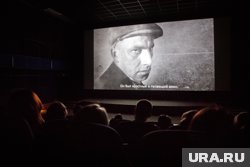Немое кино начали показывать в июле 