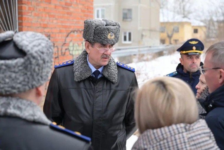 Зайцев на встрече с жителями военного городка в Чебаркуле 