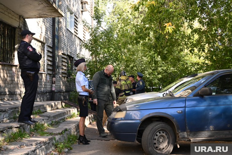 Полиция не пускала горожанина в здание