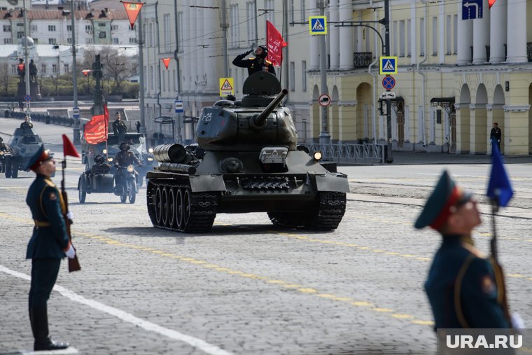 В Салехарде жители увидят 12 единиц военной техники 9 Мая (фото из архива)