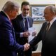 Исторический момент: Путин на красной дорожке пожал руку Трампу — яркие фото со встречи на Аляске 