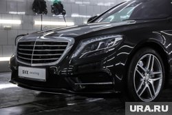 Черный Mercedes записан на местную предпринимательницу