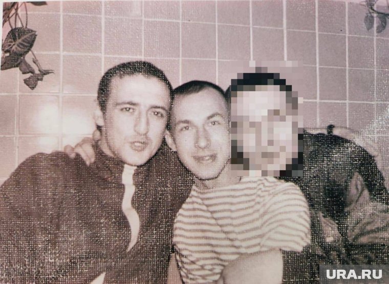 На изображении слева находится Андрей Туркин, в центре — Сергей Павленко