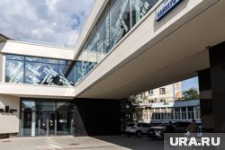 По сценарию посетитель украл картину и устроил пожар