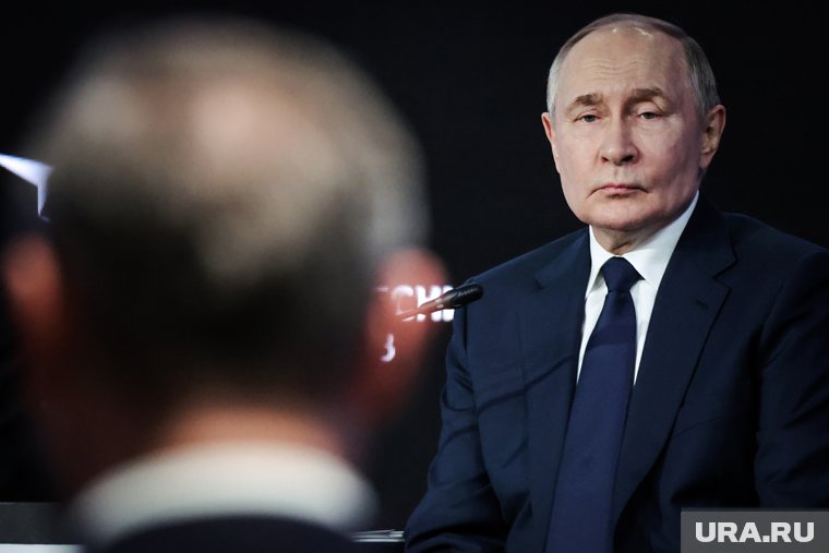 К 8 утра по местному времени все экземпляры газеты с фотографией Путина были раскуплены, сообщает «Российская газета»