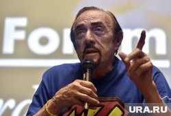 Зимбардо занимался исследованием психологических корней зла, застенчивости, социального влияния