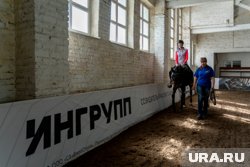 Занятия для новичков проходят в крытом манеже