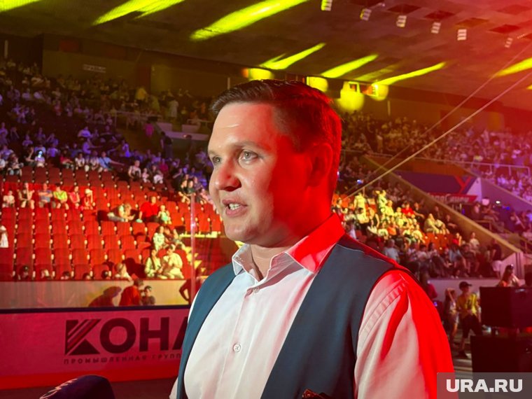 Представитель известной династии дрессировщиков показал трюк с хищником