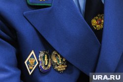 Работники пожаловались прокурору на невыплаты зарплаты