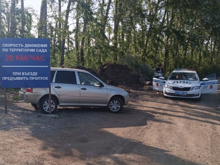 Угонщик не смог выехать за пределы садов