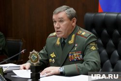 Герасимов наградил отличившихся военнослужащих в ЛНР