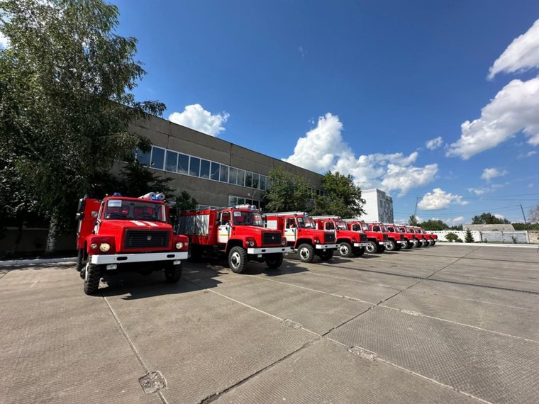 Пожарные посты Курганской области получили десять новых пожарных автомобилей