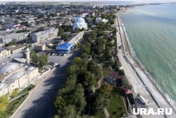 До Евпатории можно добраться на самолете, поезде и автобусе