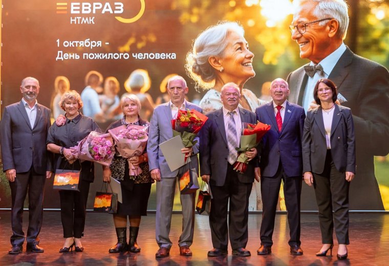 Волонтеры заботятся за уральскими ветеранами