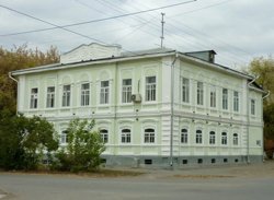 Старинный особняк продается на аукционе за 11 млн 383 тысячи рублей