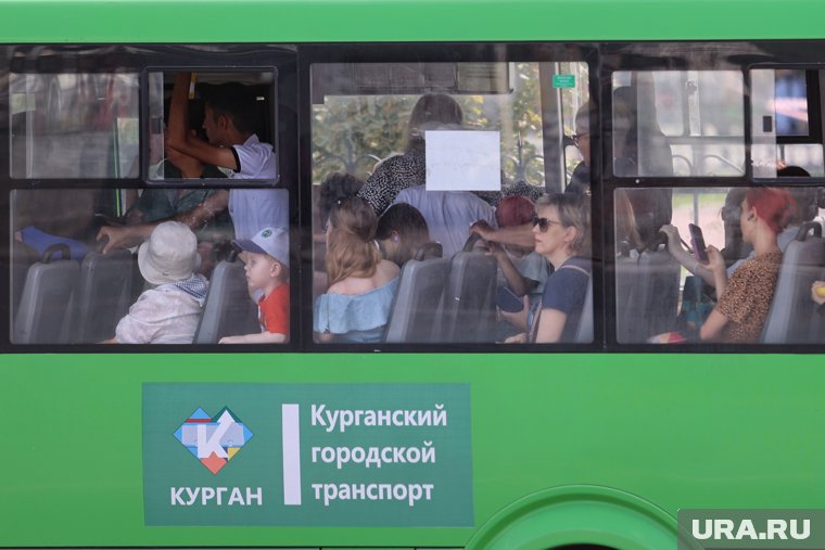 В автобусах жарко