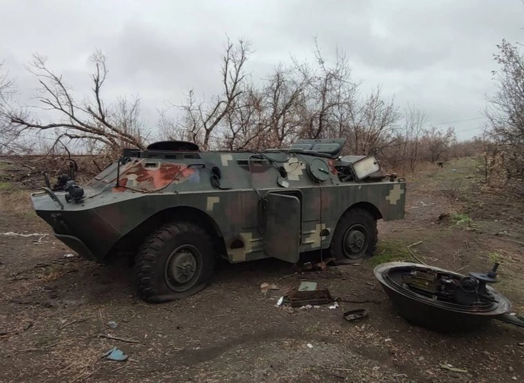 Также трофеем военных стала БТР французского производства