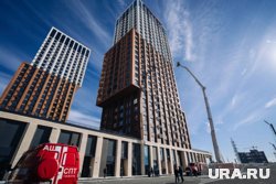 Пожарные поднимались на 31 этаж 