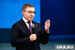Якушев особо отметил, что в регионе создан специальный фонд, который занимается передачей гуманитарной помощи для военных