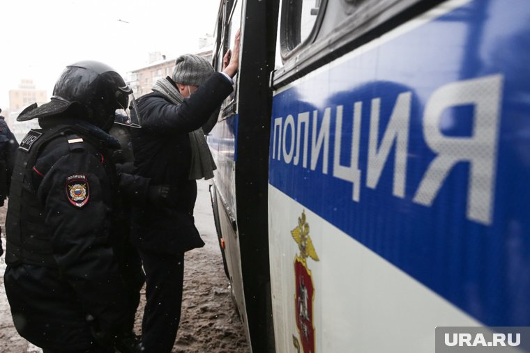 Силовики провели рейд по нелегальным мигрантам и задержали десятки нарушителей