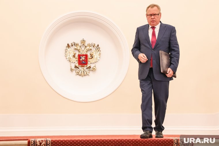 Основными факторами инфляции по мнению Костина являются большие военные расходы и санкции