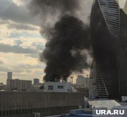 Предварительно, сообщается о возгорании на стройке