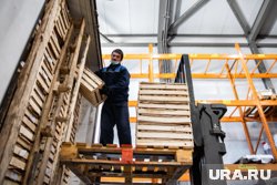 В Челябинске десяткам предприятий требуются грузчики