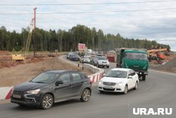 Причиной автомобильного затора послужили дорожные работы