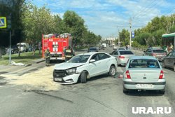 Водитель ВАЗ не уступил дорогу, что привело к аварии (архивное фото)