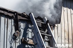 Спасатели боролись с огнем всю ночь