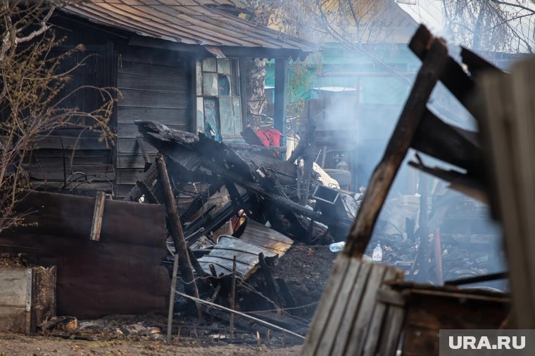 При пожаре в поселке Советский погиб мужчина