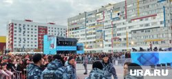 ОМОН на вечернем концерте 