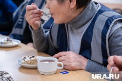Гостей юбилея Нового Уренгоя угостили огромным тортом