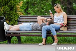 Молодая семья должна обратиться в орган местного самоуправления с заявлением и набором документов