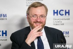 Милонов объяснил появление с iPhone 17 Pro после критики Apple