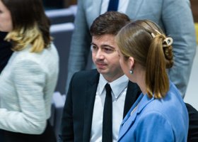 Богатые родители, МГИМО, футбол: досье соратника Куйвашева, покинувшего высокий пост