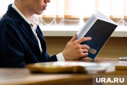 В Минпросвещения РФ заверили, что трудностей в сдаче ОГЭ не будет, так как экзамен адаптируют под новый курс по обществознанию 