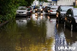Ливневки в Екатеринбурге очистят от мусора, чтобы не было потопов
