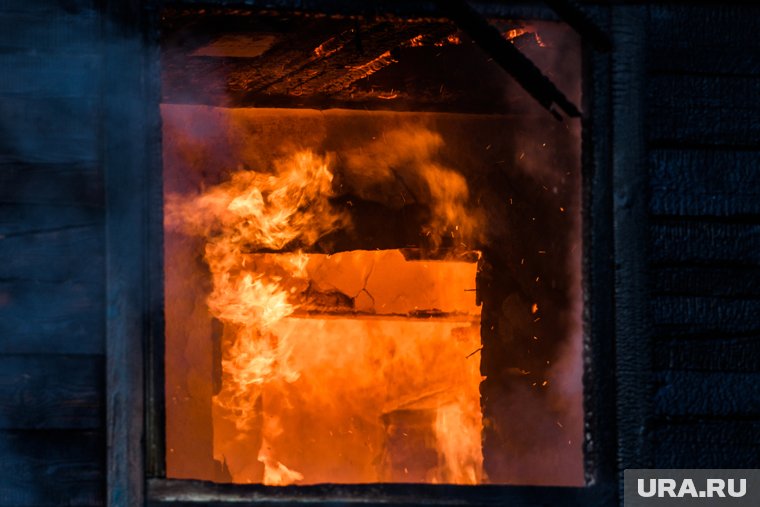 Спасатели ликвидировали открытое горение дома