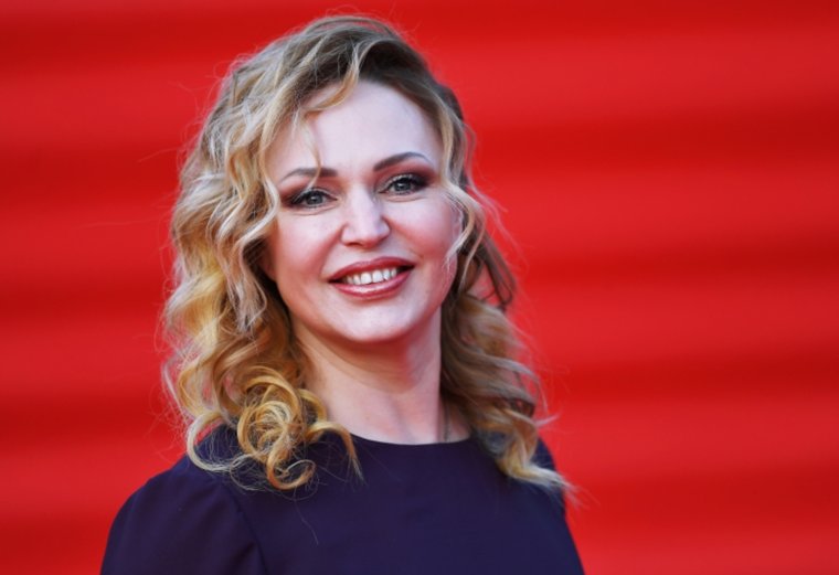 Алла Довлатова надеется встретиться со слушателями в эфире