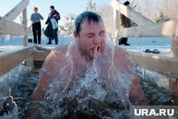 Православные окунались в купели