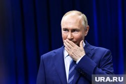 Глава РФ Владимир Путин работает хорошо по мнению 79% опрошенных россиян, следует из опроса "Общественного мнения"