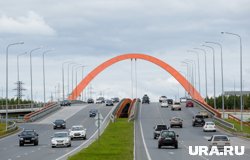 В Сургуте открыли памятник строиетелям 