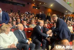 Чиновники тепло приветствовали бывшего шефа