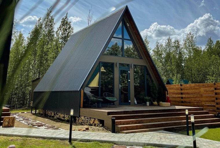 Дом в стиле A-frame подойдет для празднования второго дня свадьбы