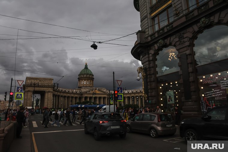 В Санкт-Петербурге бушует непогода