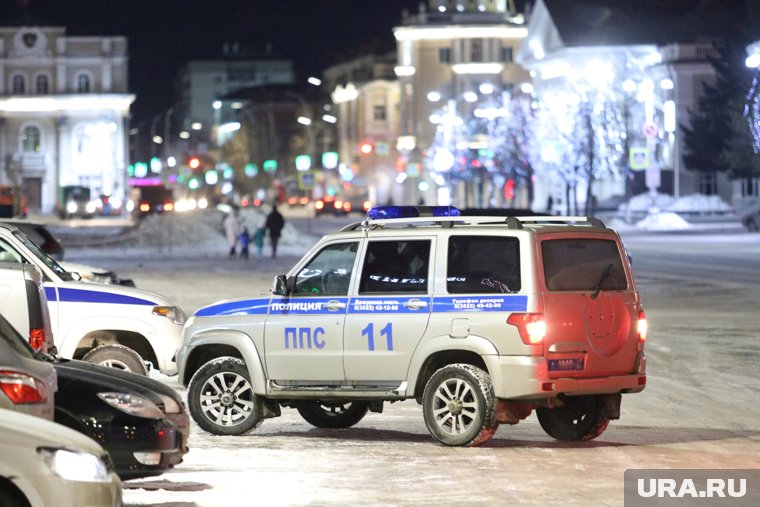 Полицейские ППС догнали маршрутку, чтобы посадить в нее пассажиров 