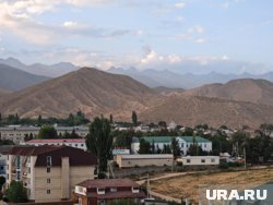 Чолпон-Ата - маленький курортный городок, да, не совсем благоустроенный, но для желающих отдохнуть на Иссык-Куле - почти райское место