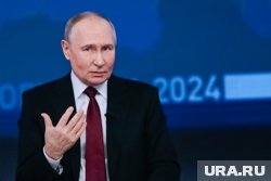 Владимир Путин поздравил с праздниками Роберта Фицо